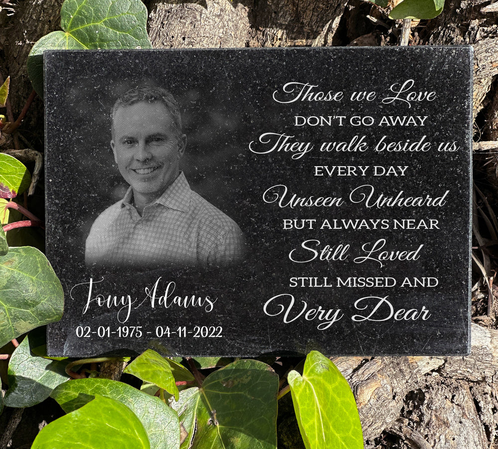 personalized-outdoor-garden-memorial-plaque